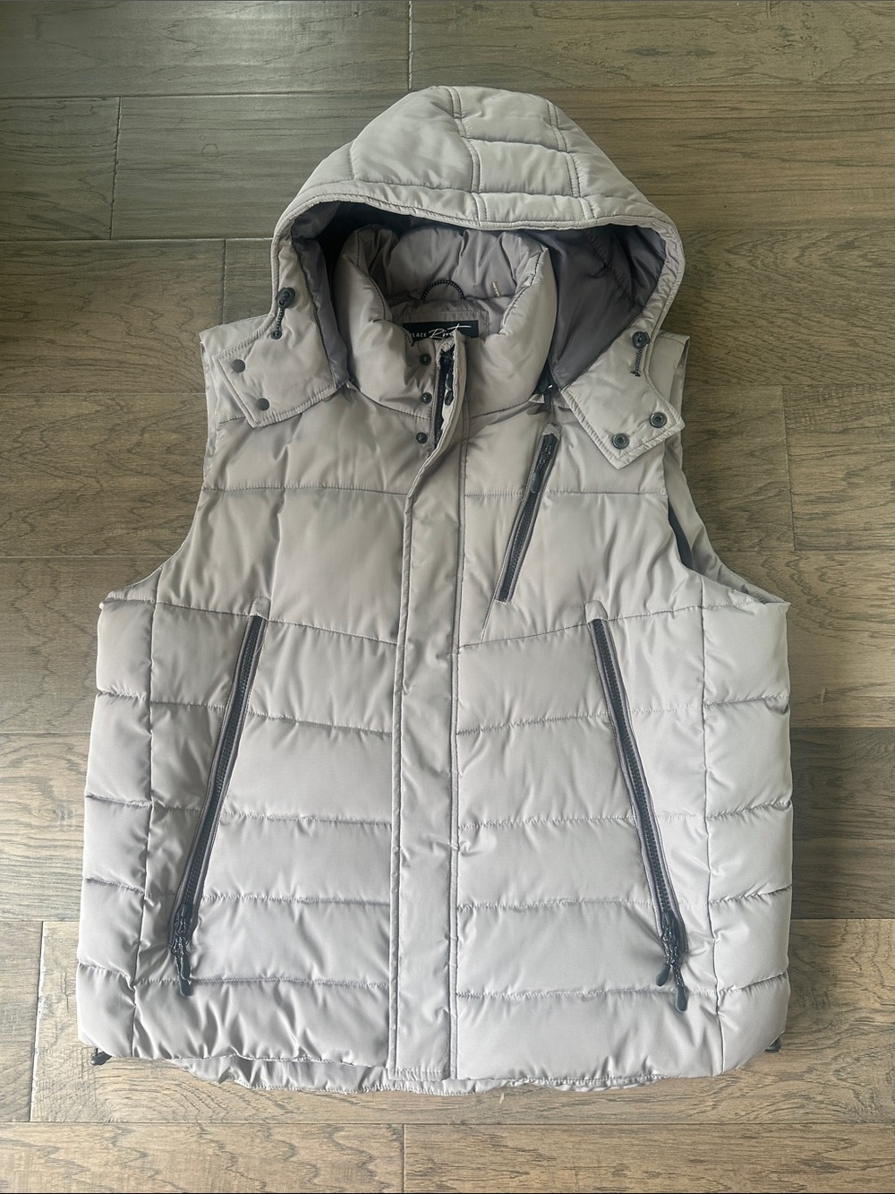 Black Rivet Men's Quilted Hooded Vest - Light Gray